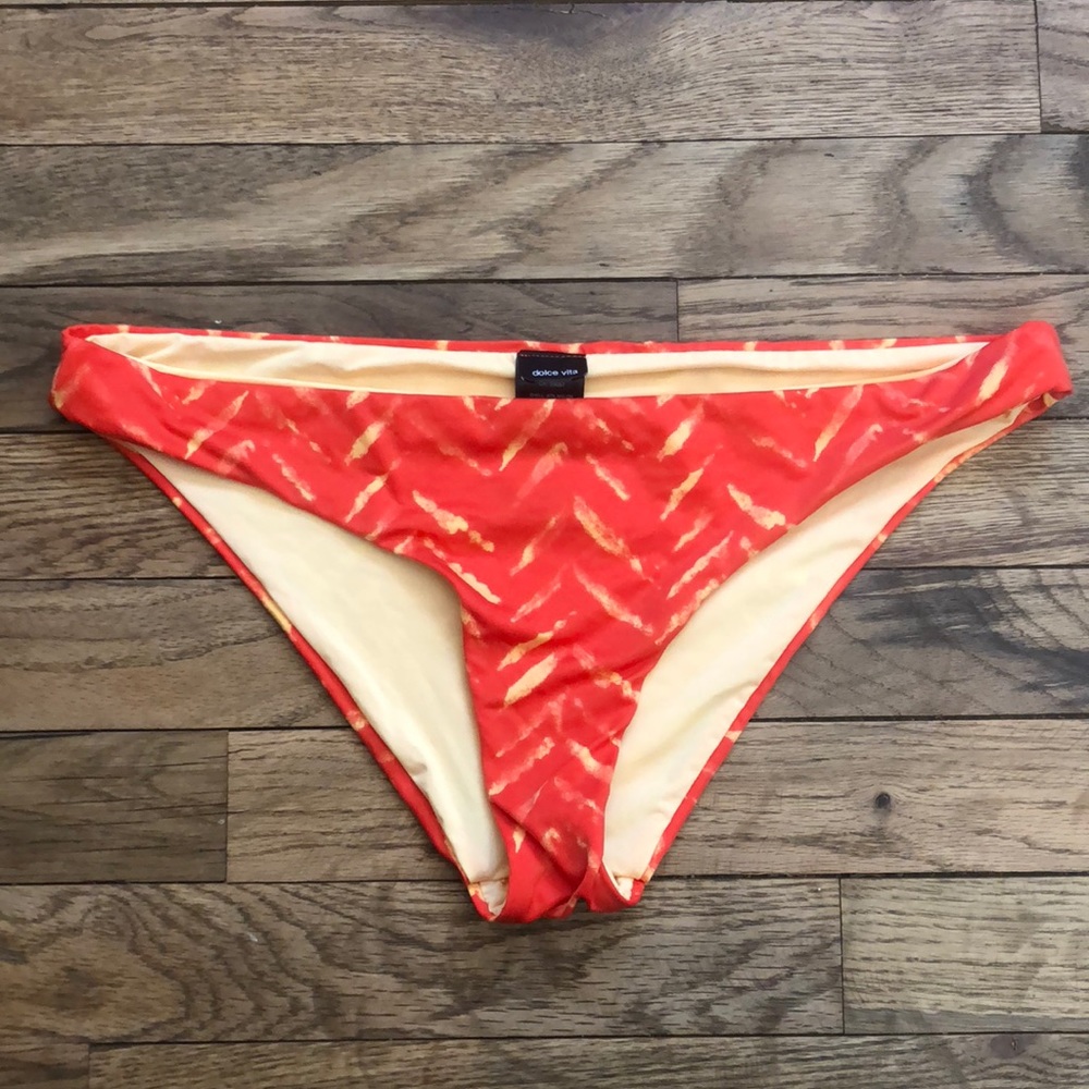 NWOT Dolce Vita Bottoms, M